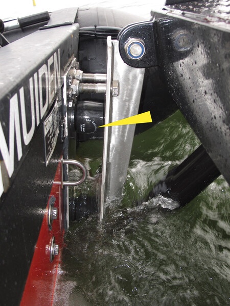 Damping for offshore landing structures